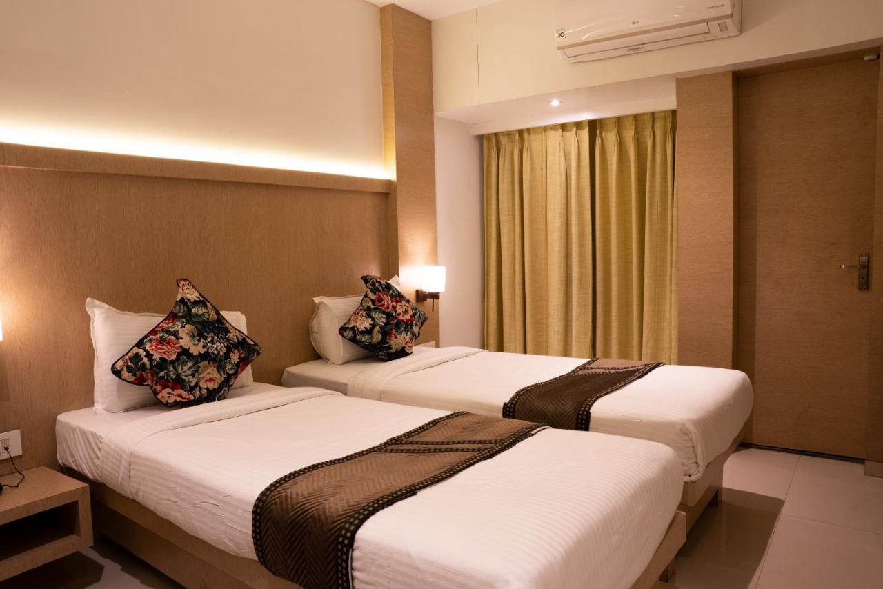 Gold Crest Business Hotel Нави Мумбаи Экстерьер фото